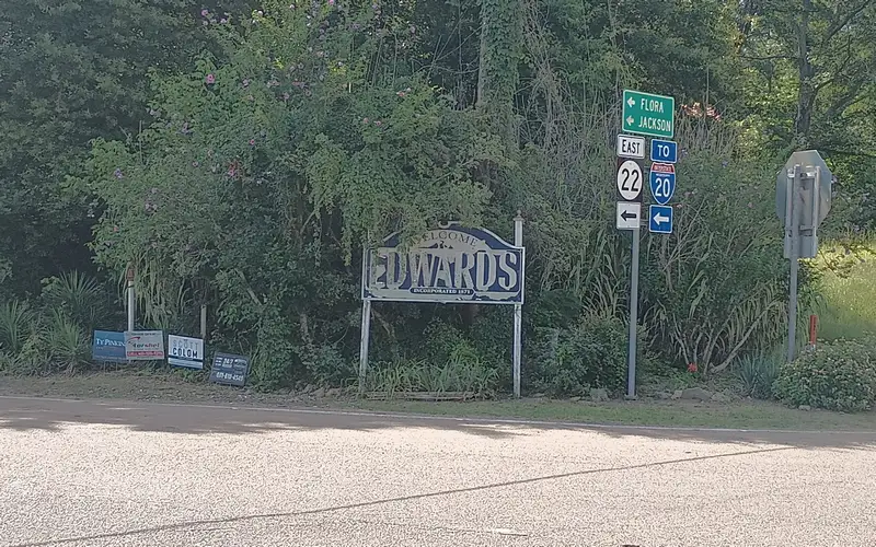 Edwards MS pressure washing service area with small town homes churches and local business exteriors